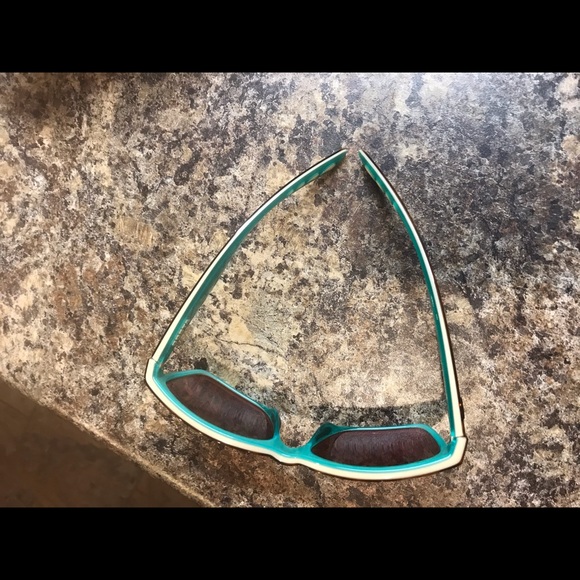 Sold - Picture 3 of 7